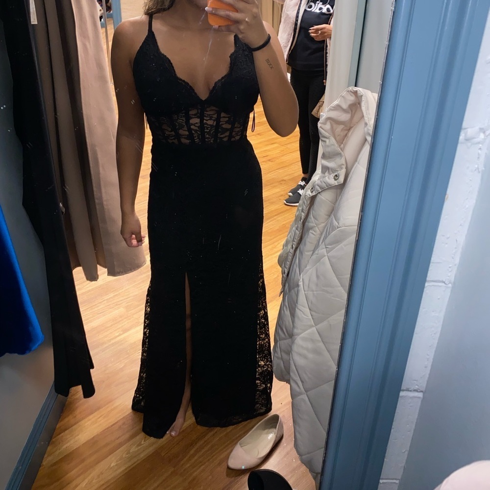 Black lace dress - Picture 2 of 2